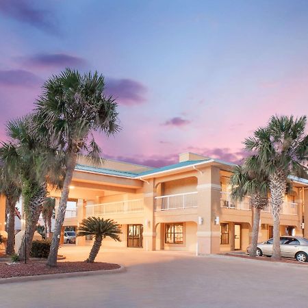 Super 8 By Wyndham Corpus Christi Hotel Exterior photo
