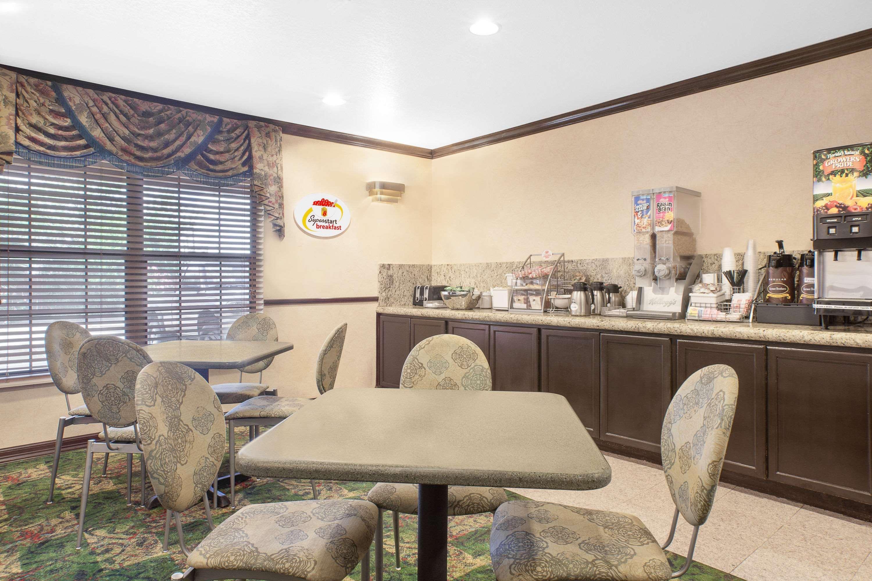 Super 8 By Wyndham Corpus Christi Hotel Exterior photo