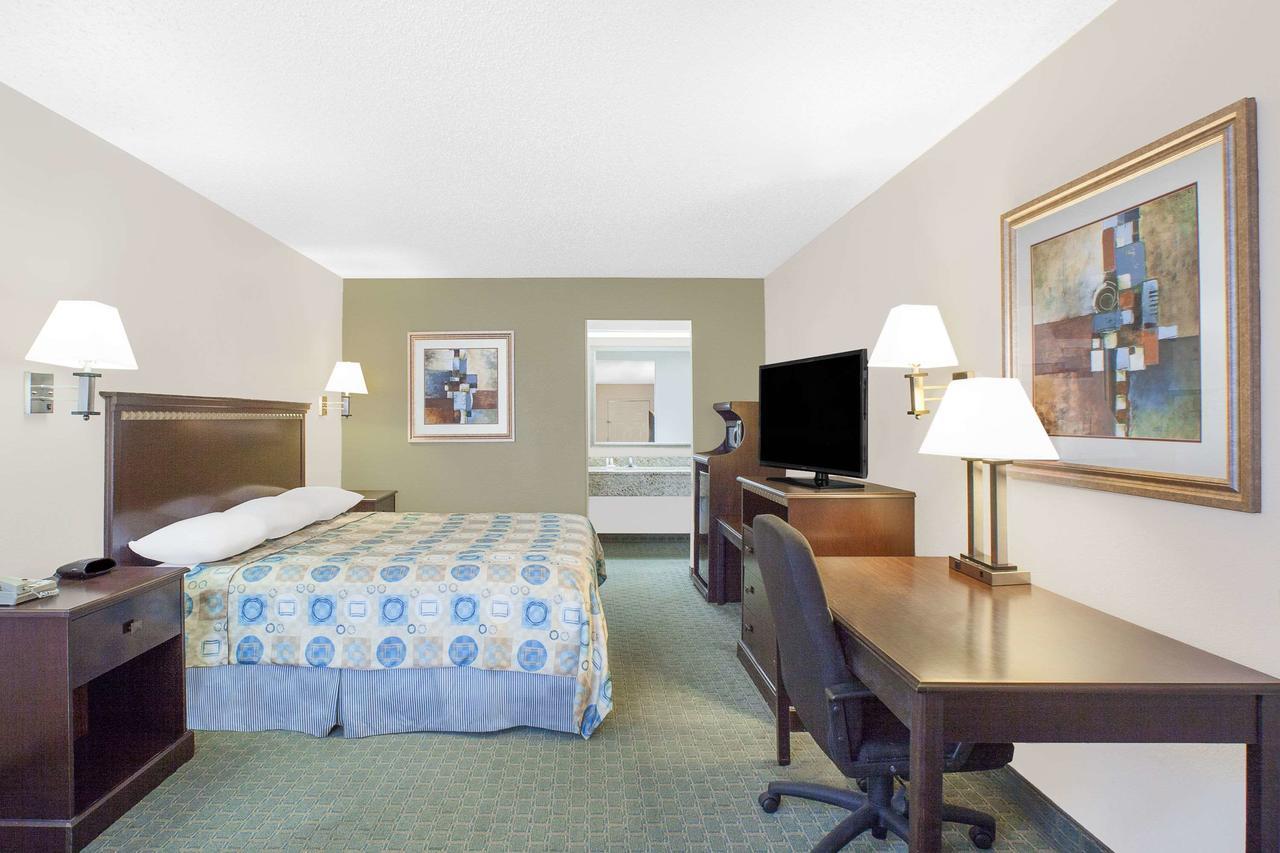 Super 8 By Wyndham Corpus Christi Hotel Exterior photo